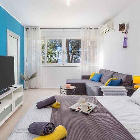 غييكا Sunny Studio Apartment With Balcony المظهر الخارجي الصورة