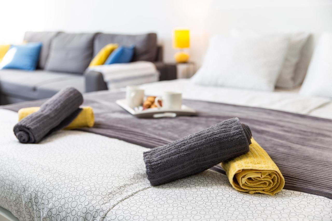 غييكا Sunny Studio Apartment With Balcony المظهر الخارجي الصورة