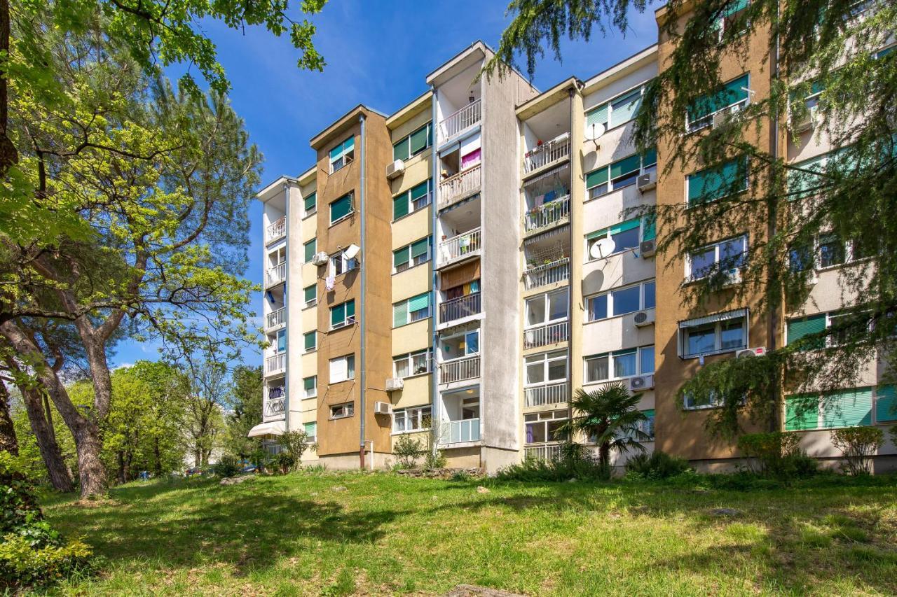 غييكا Sunny Studio Apartment With Balcony المظهر الخارجي الصورة